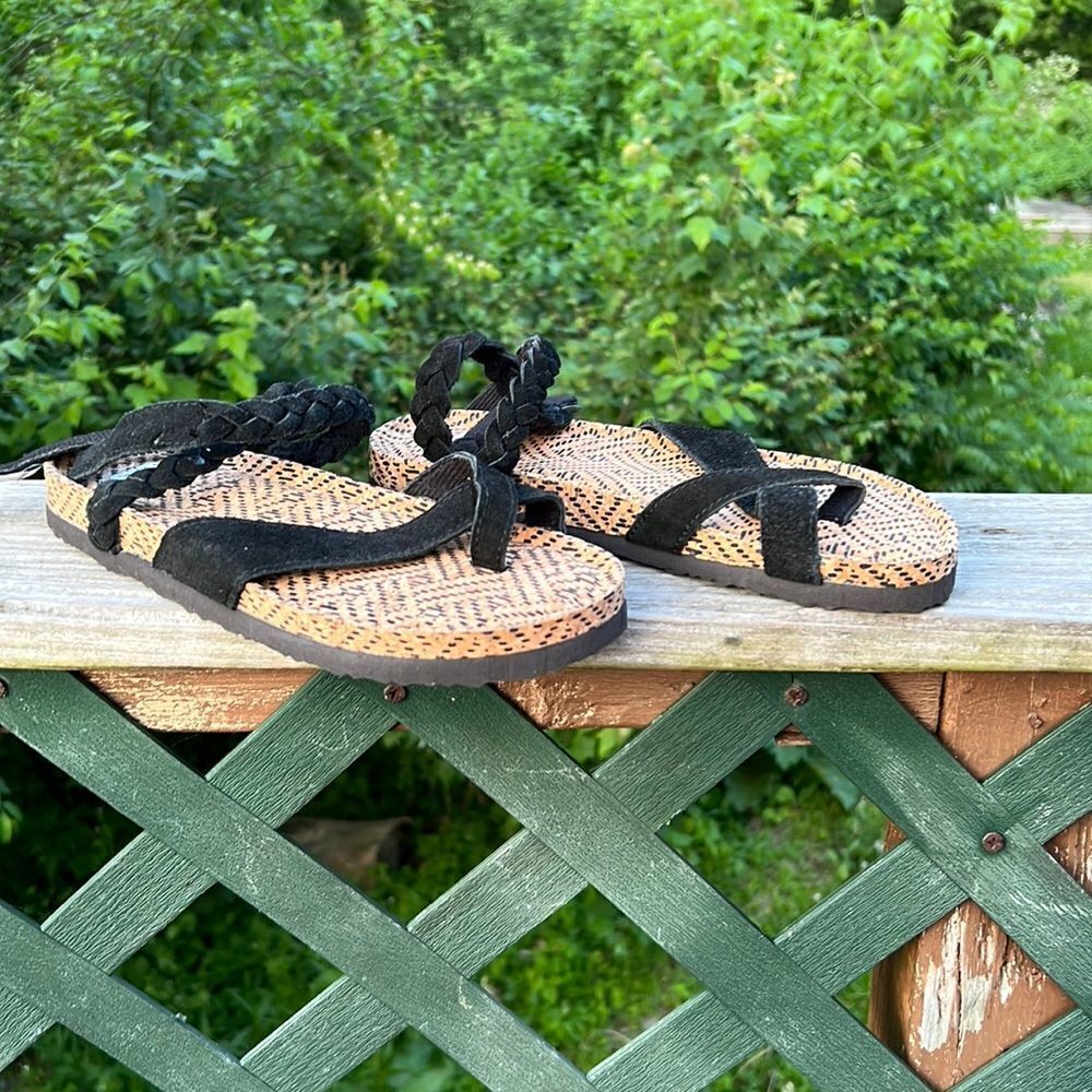 Muk Luks Ankle Strap Sandals Sz 7 NWOT
